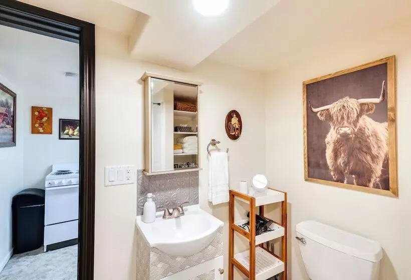 Black Hills Basecamp: Historic Rapid City Home!
