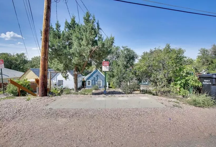 Black Hills Basecamp: Historic Rapid City Home!