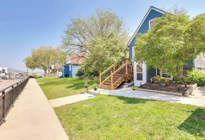 Black Hills Basecamp: Historic Rapid City Home!