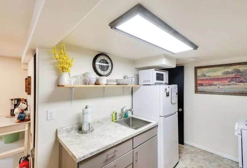 Black Hills Basecamp: Historic Rapid City Home!