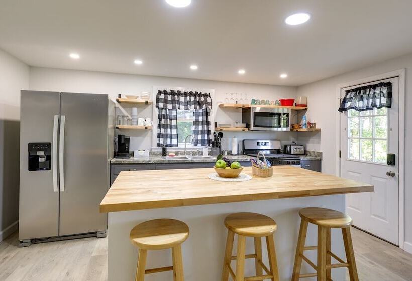 Charming Watkins Glen Home W/ Yard!