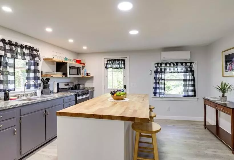 Charming Watkins Glen Home W/ Yard!