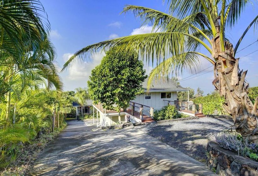 Cozy Kona Coast Apt W/ Lanai ~ 8 Miles To Beach!