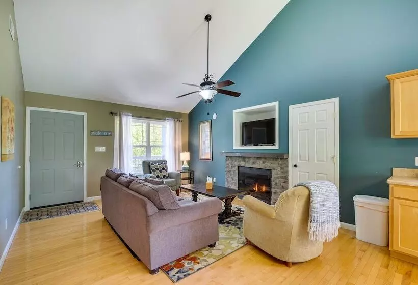 Cozy Resort Style Escape On Taylorsville Lake!