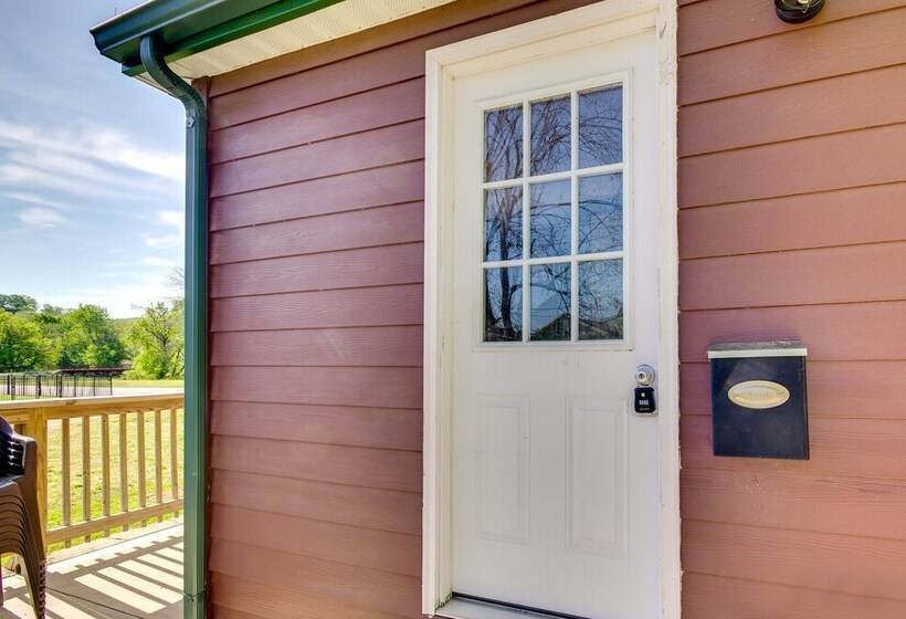 Downtown Hermann Vacation Home Near Wineries!