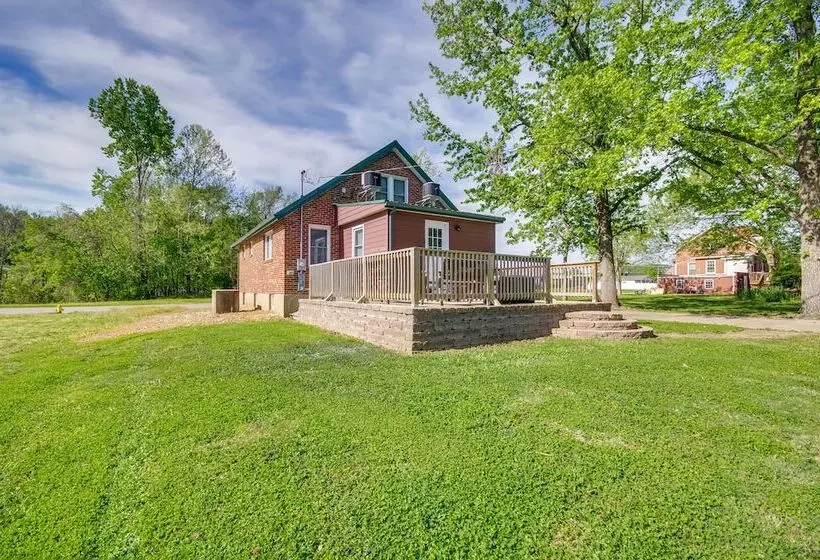 Downtown Hermann Vacation Home Near Wineries!