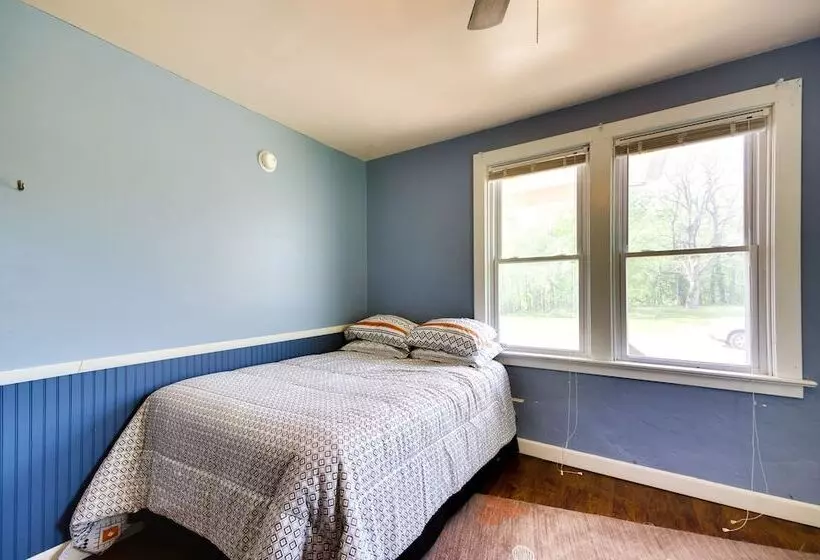 Downtown Hermann Vacation Home Near Wineries!