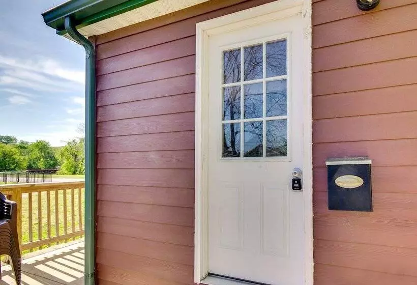 Downtown Hermann Vacation Home Near Wineries!