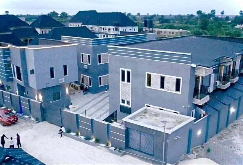 Fairview Place Hotel And Apartments