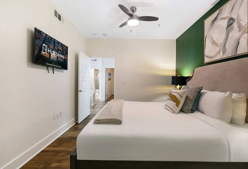 Festive 4br Condo In The Heart Of Nola