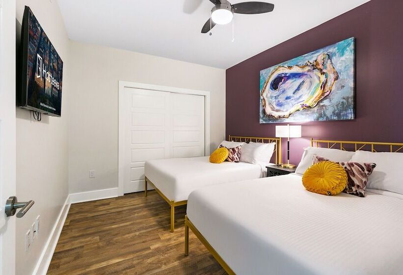 Festive 4br Condo In The Heart Of Nola