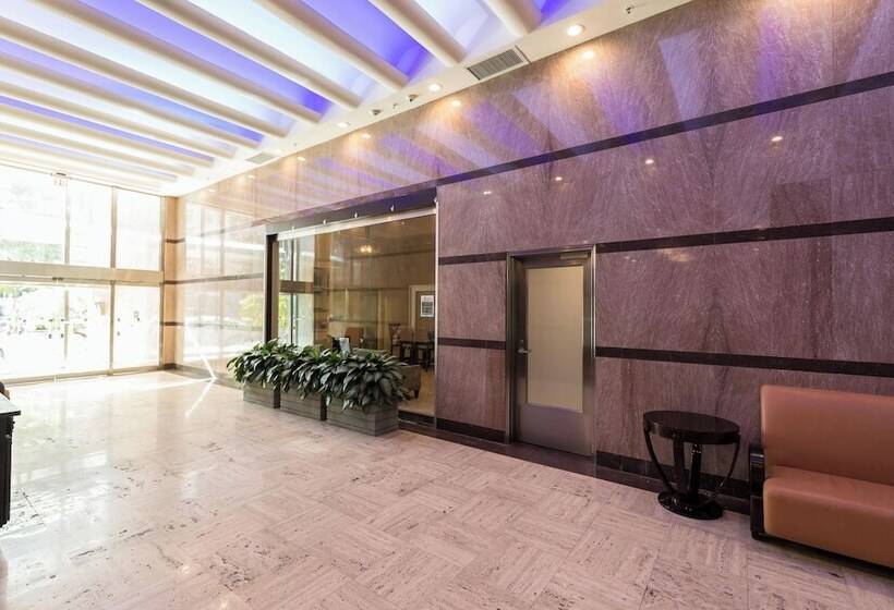 Festive 4br Condo In The Heart Of Nola