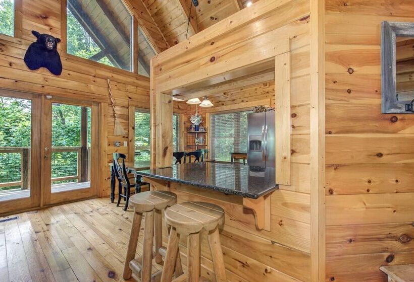 Hidden Haven Log Cabin W/ Private Hot Tub