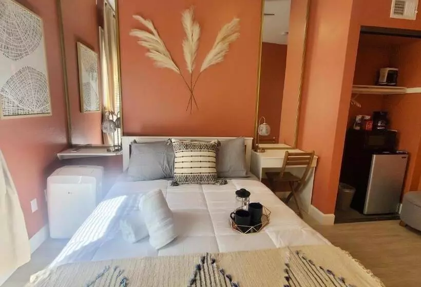 簡易ホテル Somerset