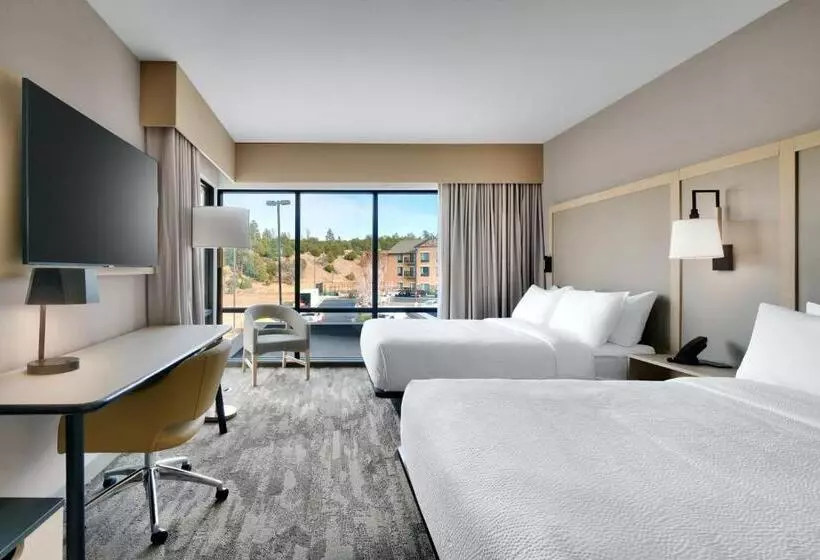 هتل Fairfield By Marriott Inn & Suites Show Low
