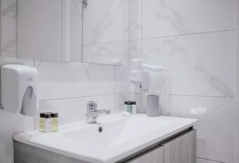 هتل Roh Suites