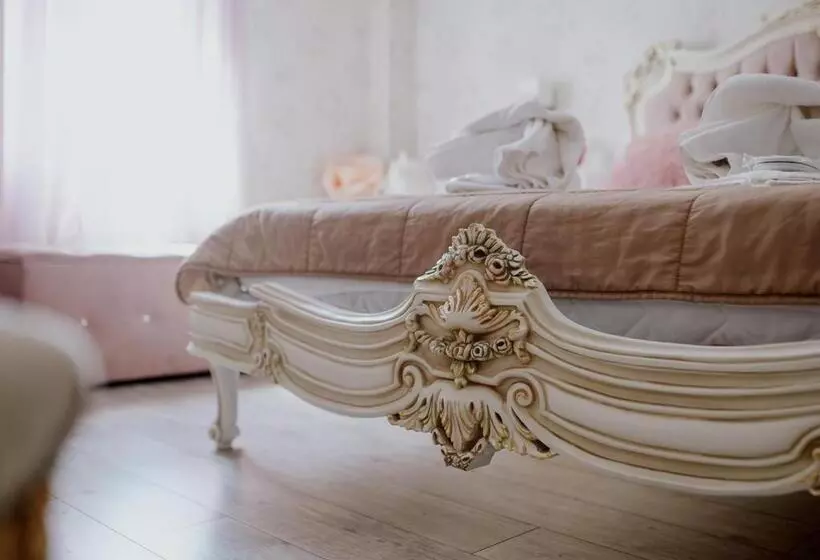 هتل Roh Suites
