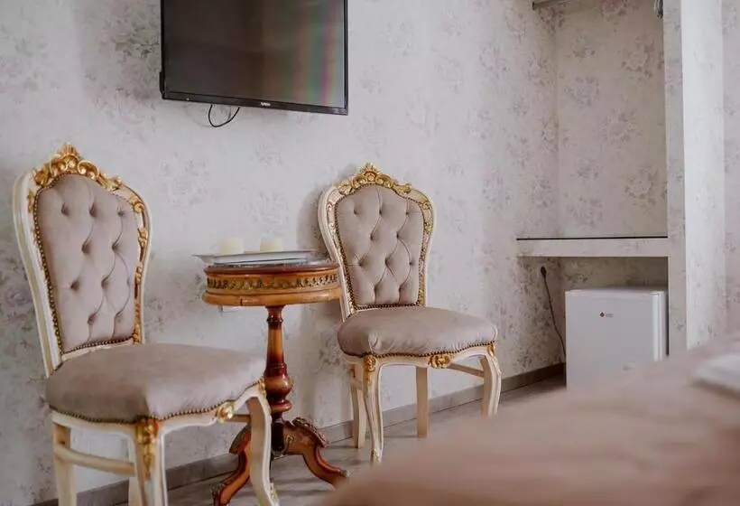 هتل Roh Suites