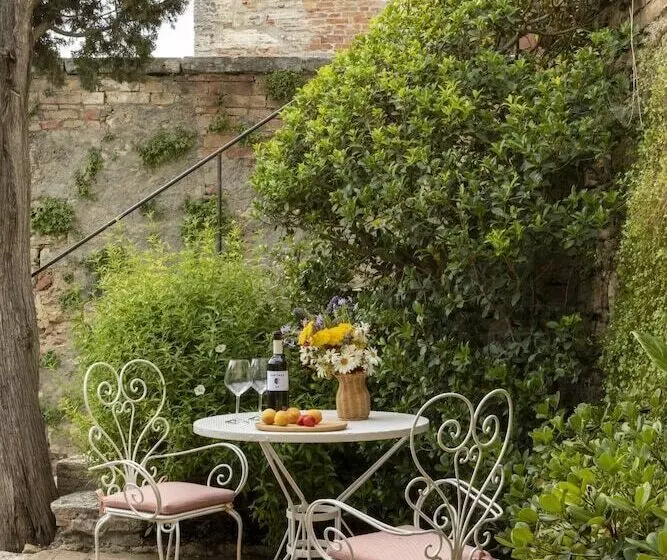 Maaseutuhotelli Borgo D Asso
