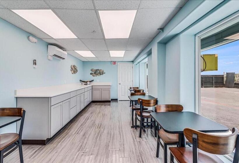 Seaside Boutique Hotel, Waves At Your Doorstep