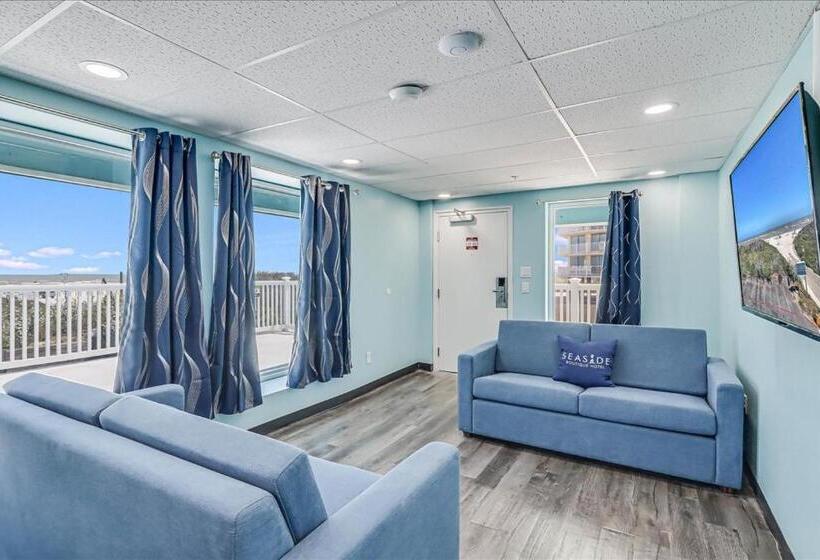 Seaside Boutique Hotel, Waves At Your Doorstep