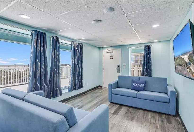 Seaside Boutique Hotel, Waves At Your Doorstep