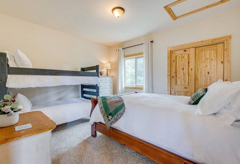 Jefferson Mountain Cabin W/ Private Deck & Grill!