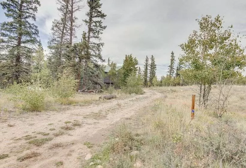 Jefferson Mountain Cabin W/ Private Deck & Grill!