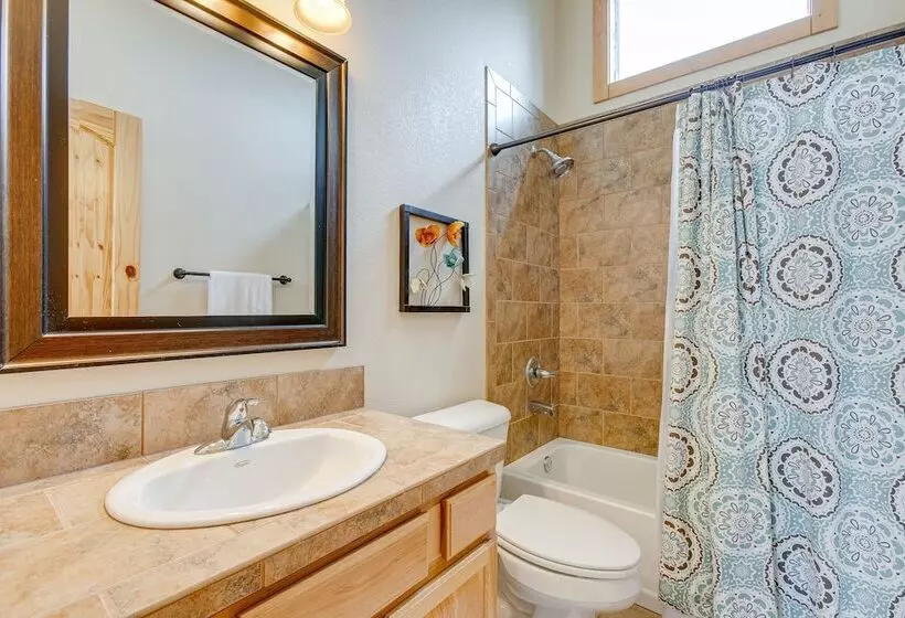 Jefferson Mountain Cabin W/ Private Deck & Grill!