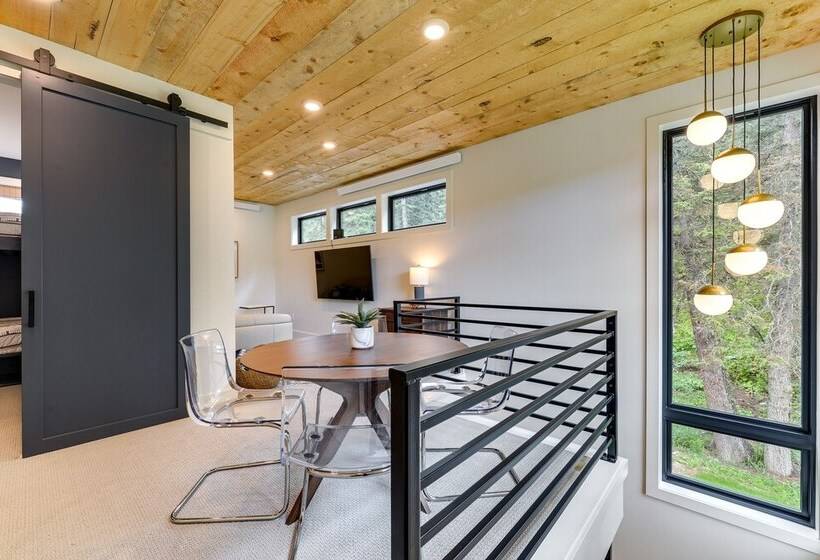 Modern Turnerville Cabin W/ Hot Tub & Scenic Views