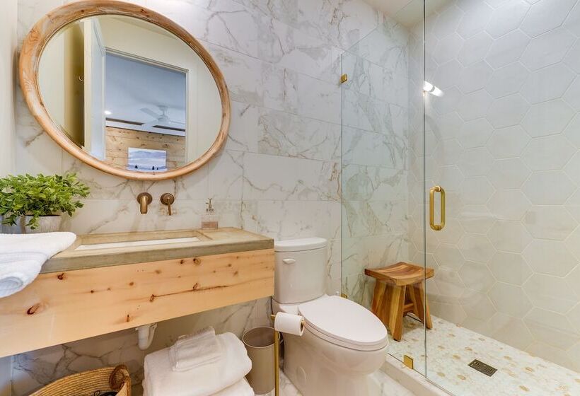 Modern Turnerville Cabin W/ Hot Tub & Scenic Views