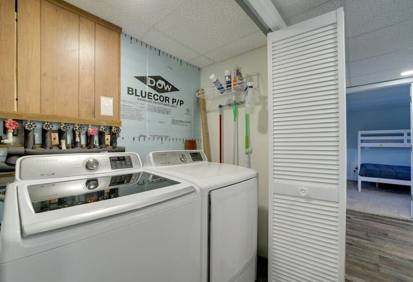 Mountain View Cabin W/ Hot Tub: 27 Mi To Asheville