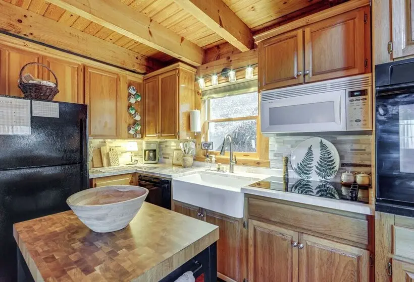 Mountain View Cabin W/ Hot Tub: 27 Mi To Asheville