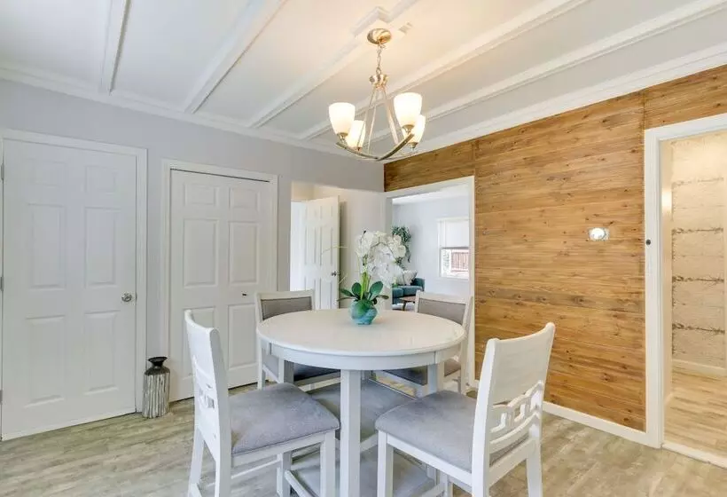 Pet Friendly Connecticut Retreat Near Golfing!