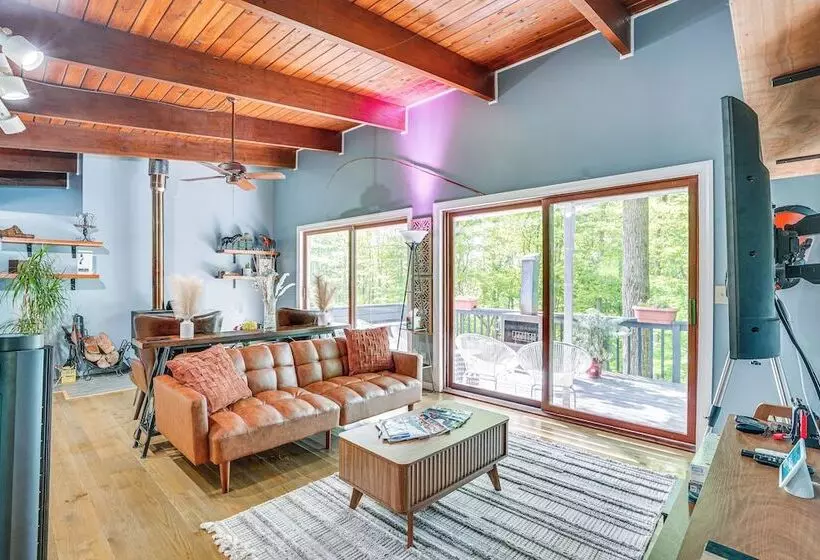 Alpine House  Modern Delevan Cabin On 2 Acres