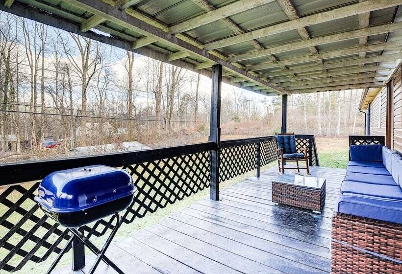 Furnished Deck: Rustic Cabin In Cosby!
