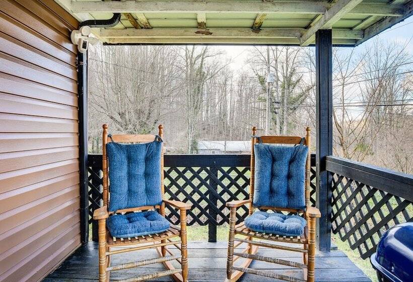 Furnished Deck: Rustic Cabin In Cosby!