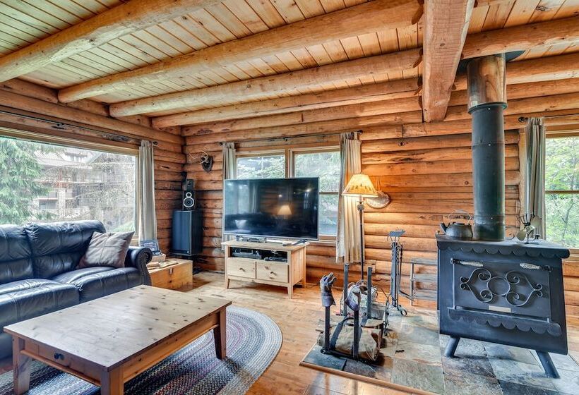 Rustic Government Camp Cabin W/ Mountain Views!