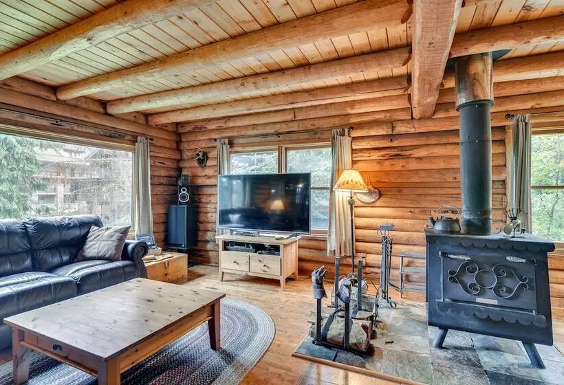 Rustic Government Camp Cabin W/ Mountain Views!
