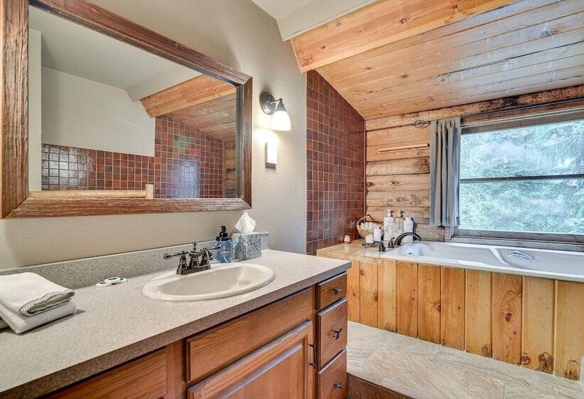 Rustic Government Camp Cabin W/ Mountain Views!