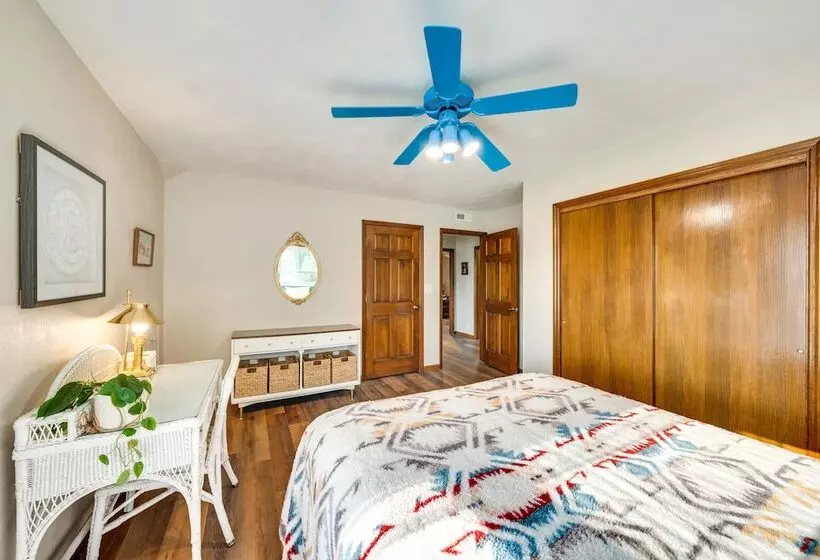 Spacious Beloit Retreat: Close To Parks & Trails!