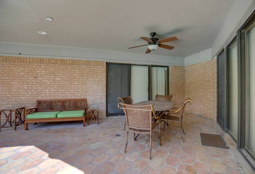 Poolside Oasis Near Medical Center & Nrg Stadium!