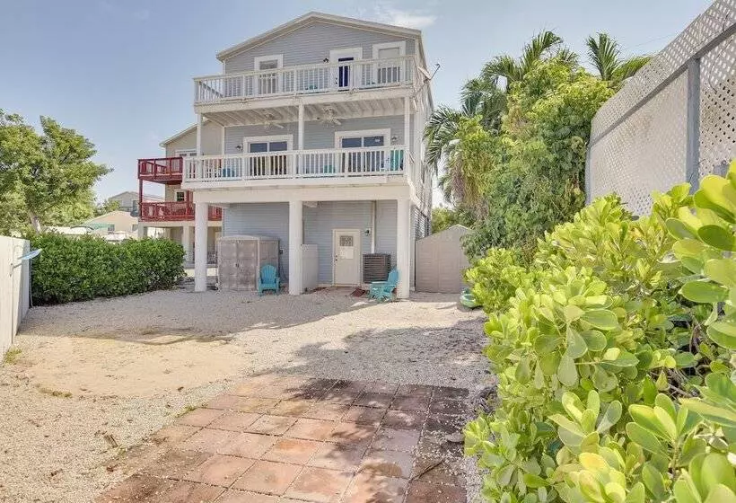 Sunny Key Largo Home W/ Golf Cart & Kayaks