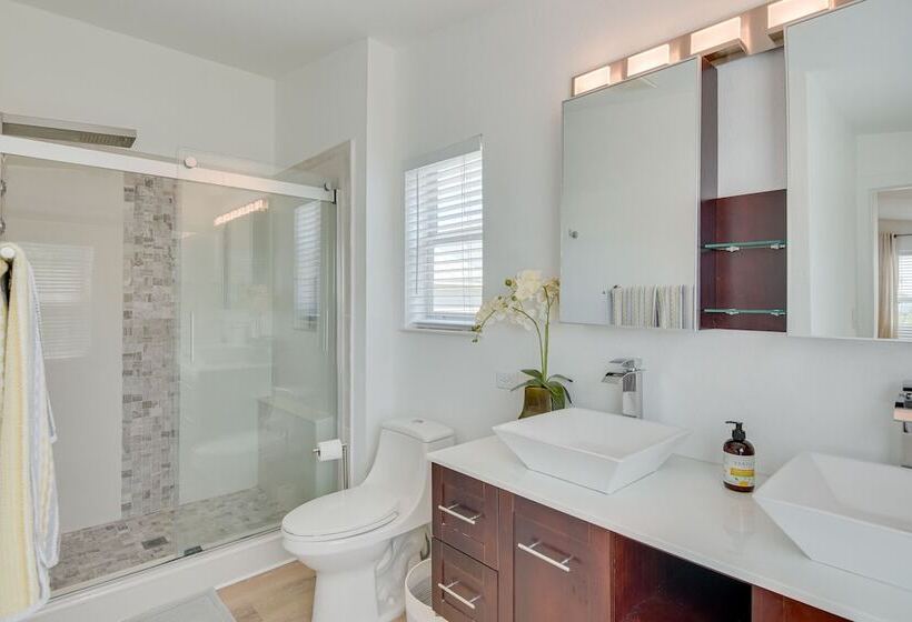 Sunny Key Largo Home W/ Golf Cart & Kayaks