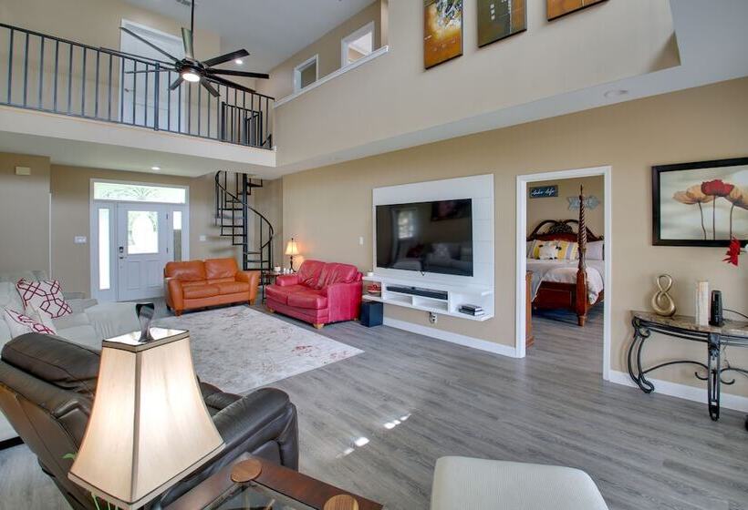 Waterfront Hot Springs Home: 19 Mi To Natl Park!