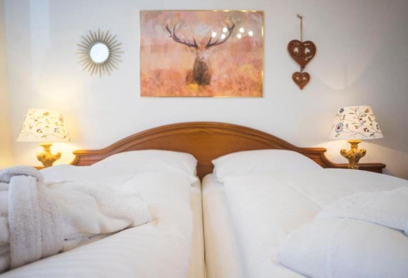 Отель Appartements Landhaus Waidmannsheil