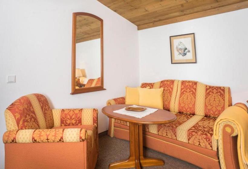 Отель Appartements Landhaus Waidmannsheil