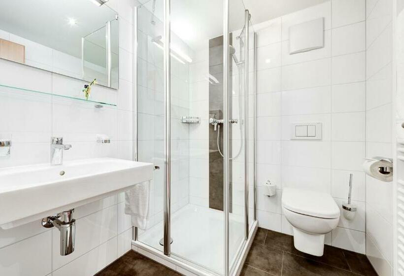 ホテル Café Pension Zum Jäger