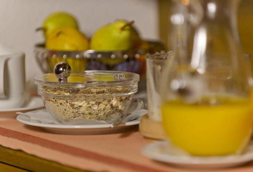 ホテル Café Pension Zum Jäger