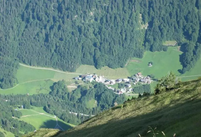 Hotelli Café Pension Zum Jäger